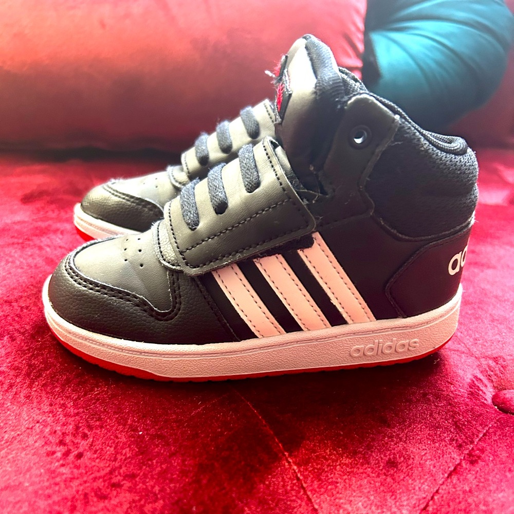 Boys 10K adidas Hoops Mid